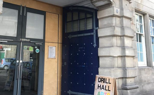 One of my favourite places in Edinburgh is Leith Walk. I’m over having a wander and just saw a lovely dug in the super dog friendly Drill Hall 🐾 
#dugsnpubs #leith #leithwalk #edinburgh #drillhall